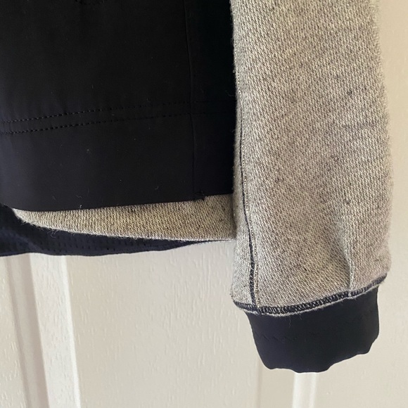 Lululemon baseball jacket size 8 - Picture 3 of 12